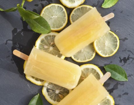 קינוחים ומאפים - Fresh lemon Popsicles